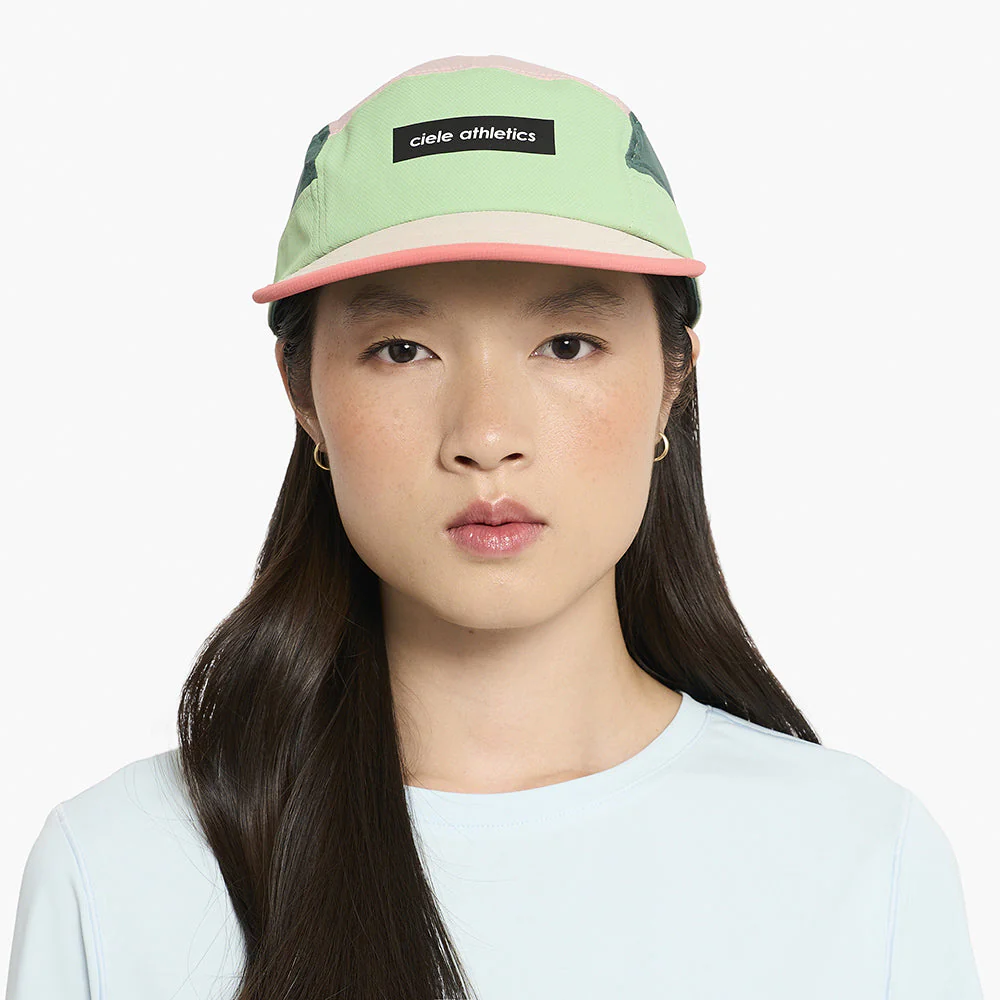 Ciele GOCAP Field Iconic Bar Pistachio/Silver Pine Running Cap