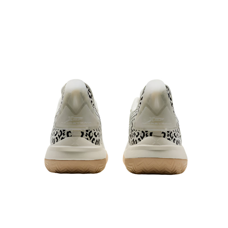 XTEP Men's Outfield Weapon Basketball Shoes