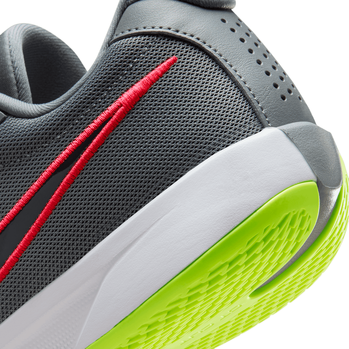 Nike Men's G.T. Cut Academy EP Basketball Shoes