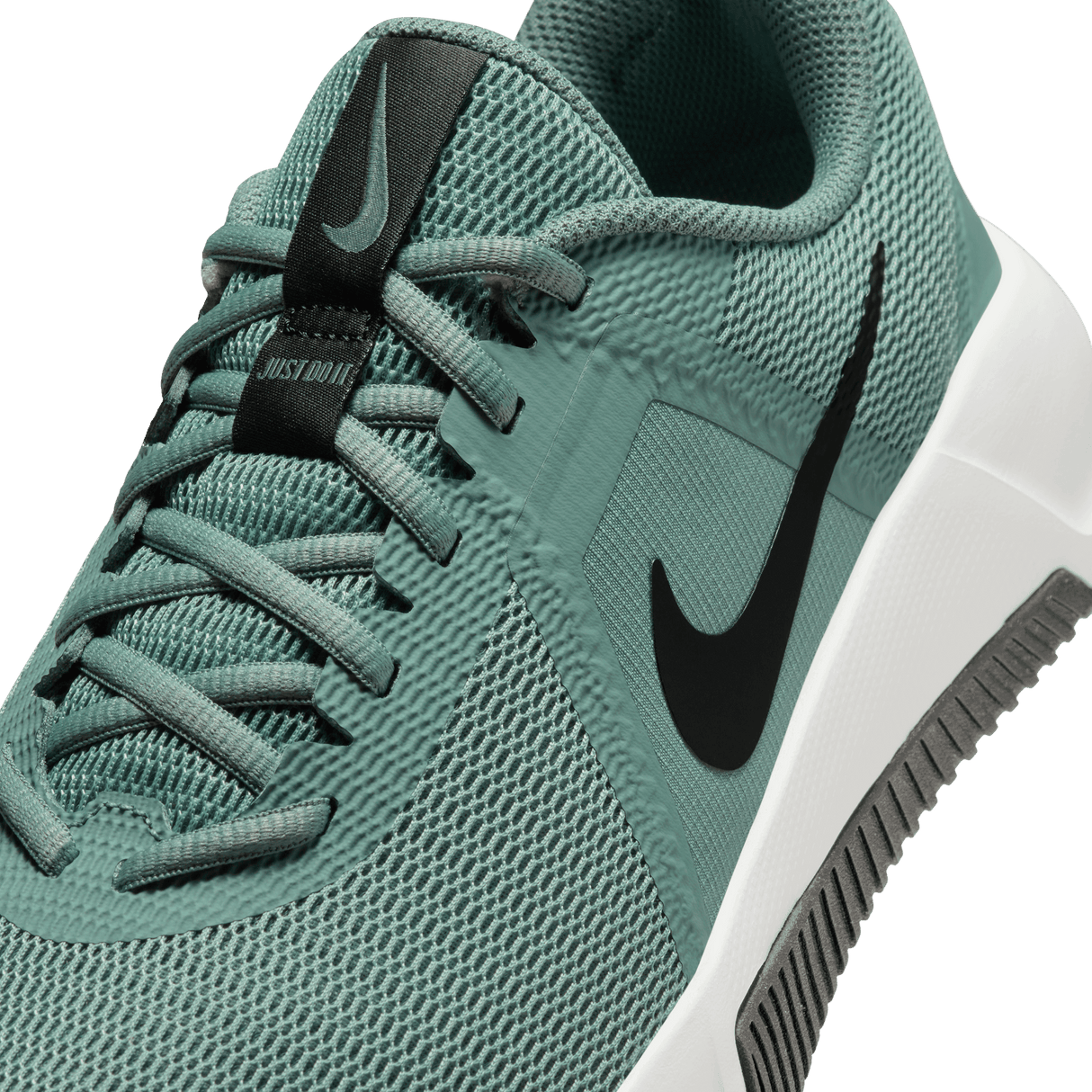 Nike Men's MC Trainer 3 Workout Shoes