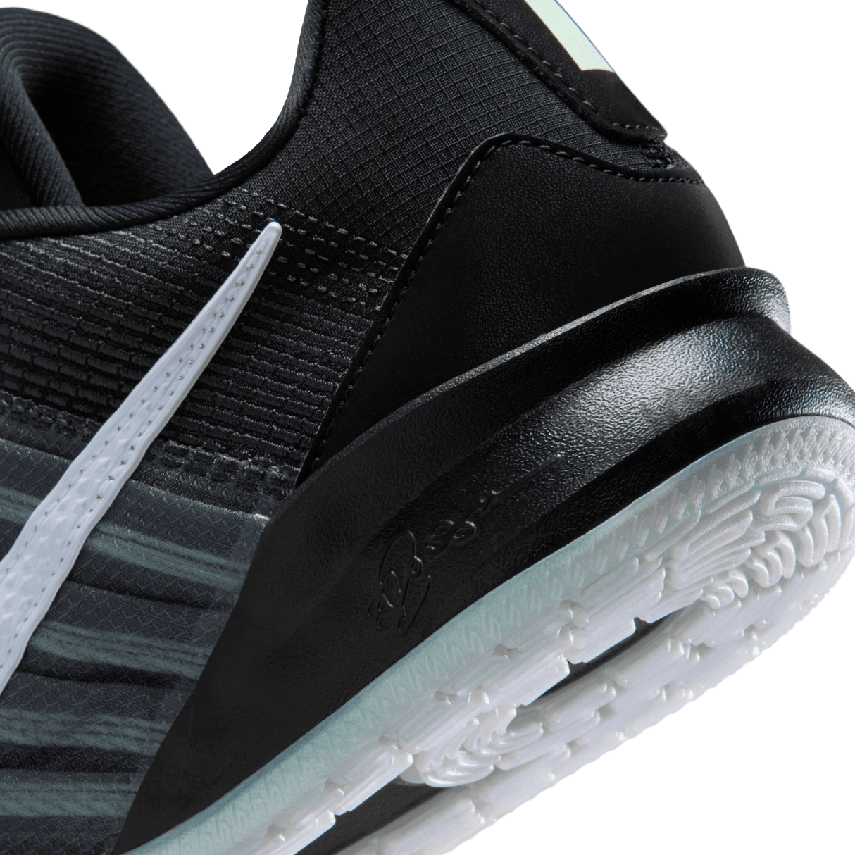 Nike Women's Sabrina 3 EP Basketball Shoes