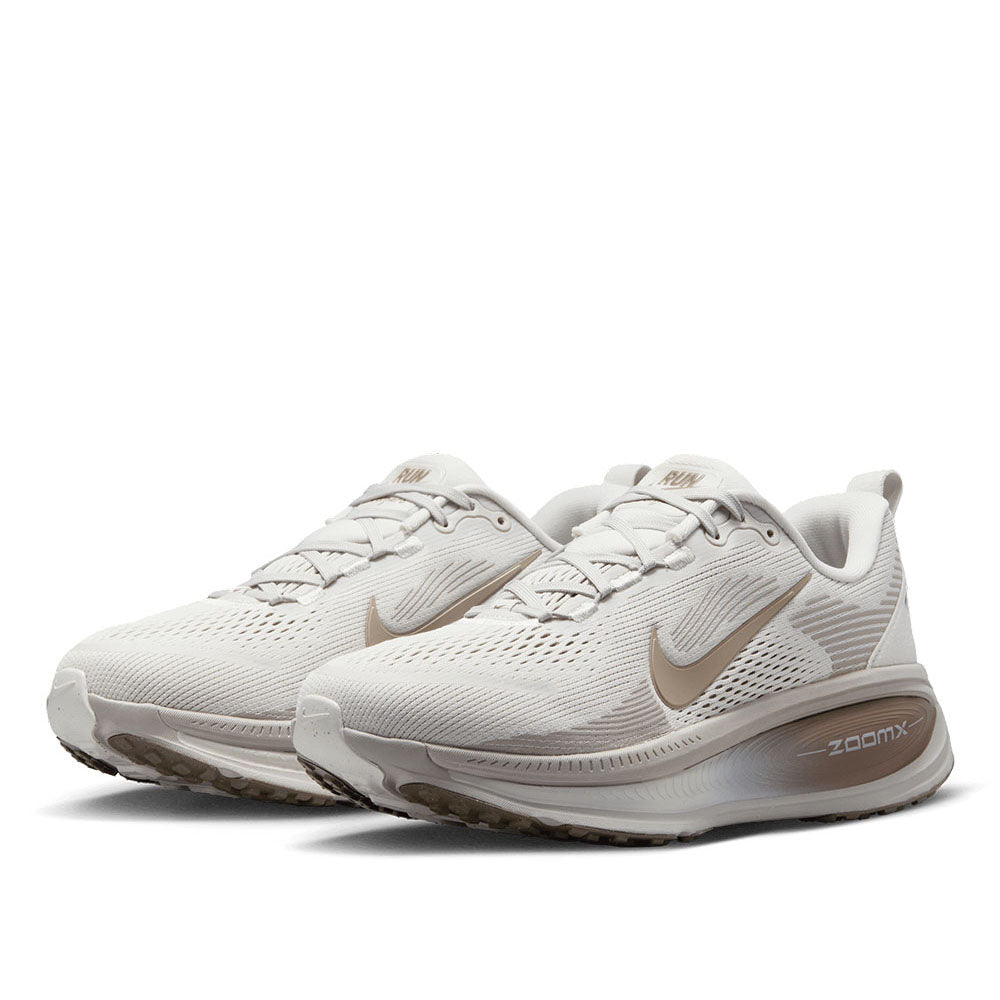 Nike Women's Vomero 18 Running Shoes