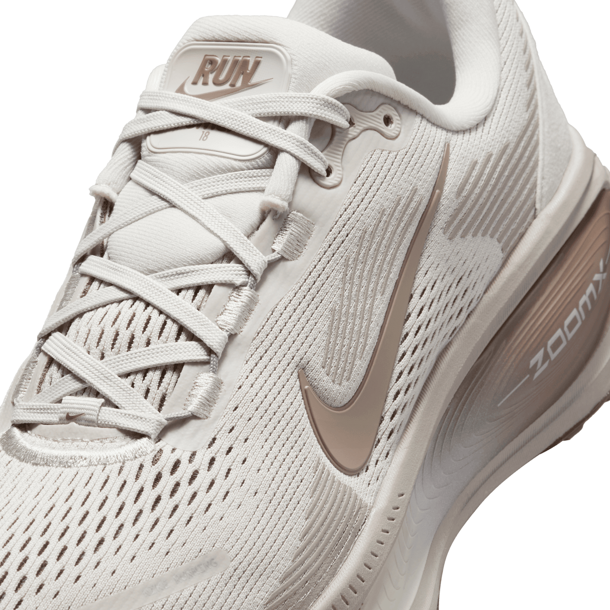 Nike Women's Vomero 18 Running Shoes