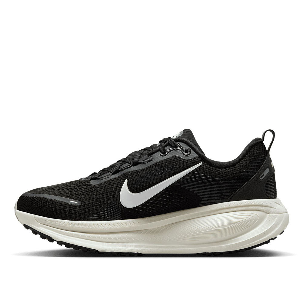 Nike Women's Vomero 18 Running Shoes
