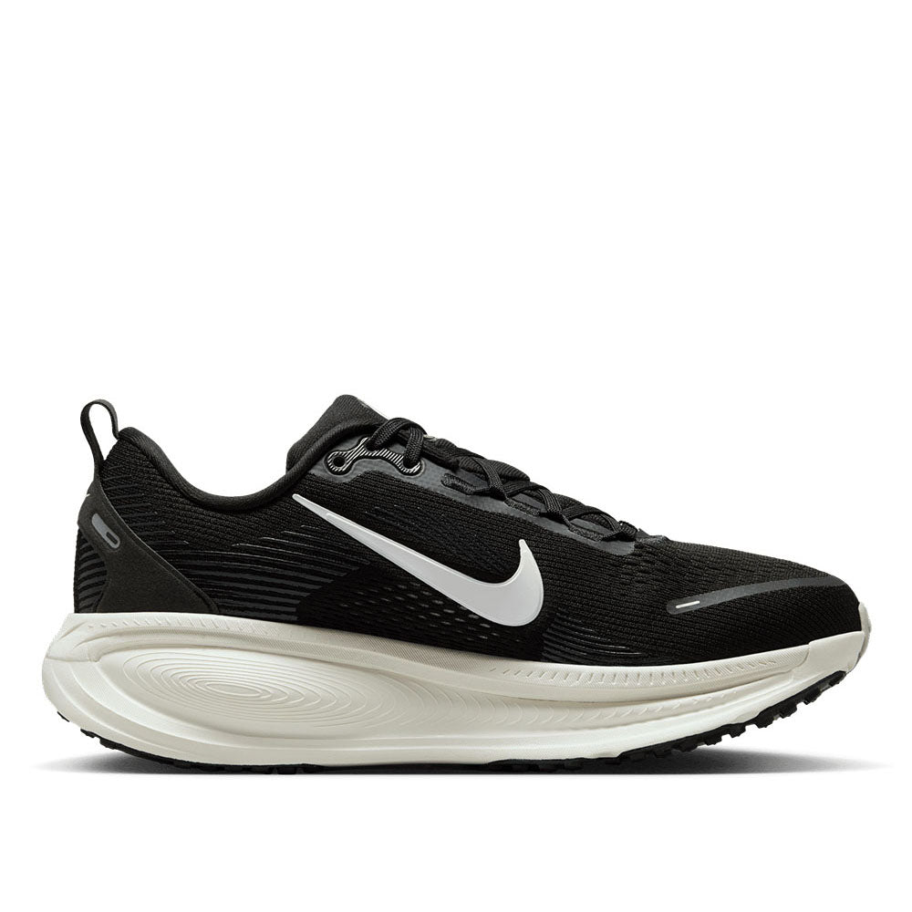 Nike Women's Vomero 18 Running Shoes