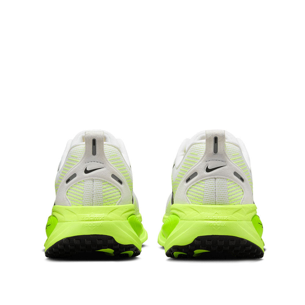 Nike Women's Vomero 18 Running Shoes