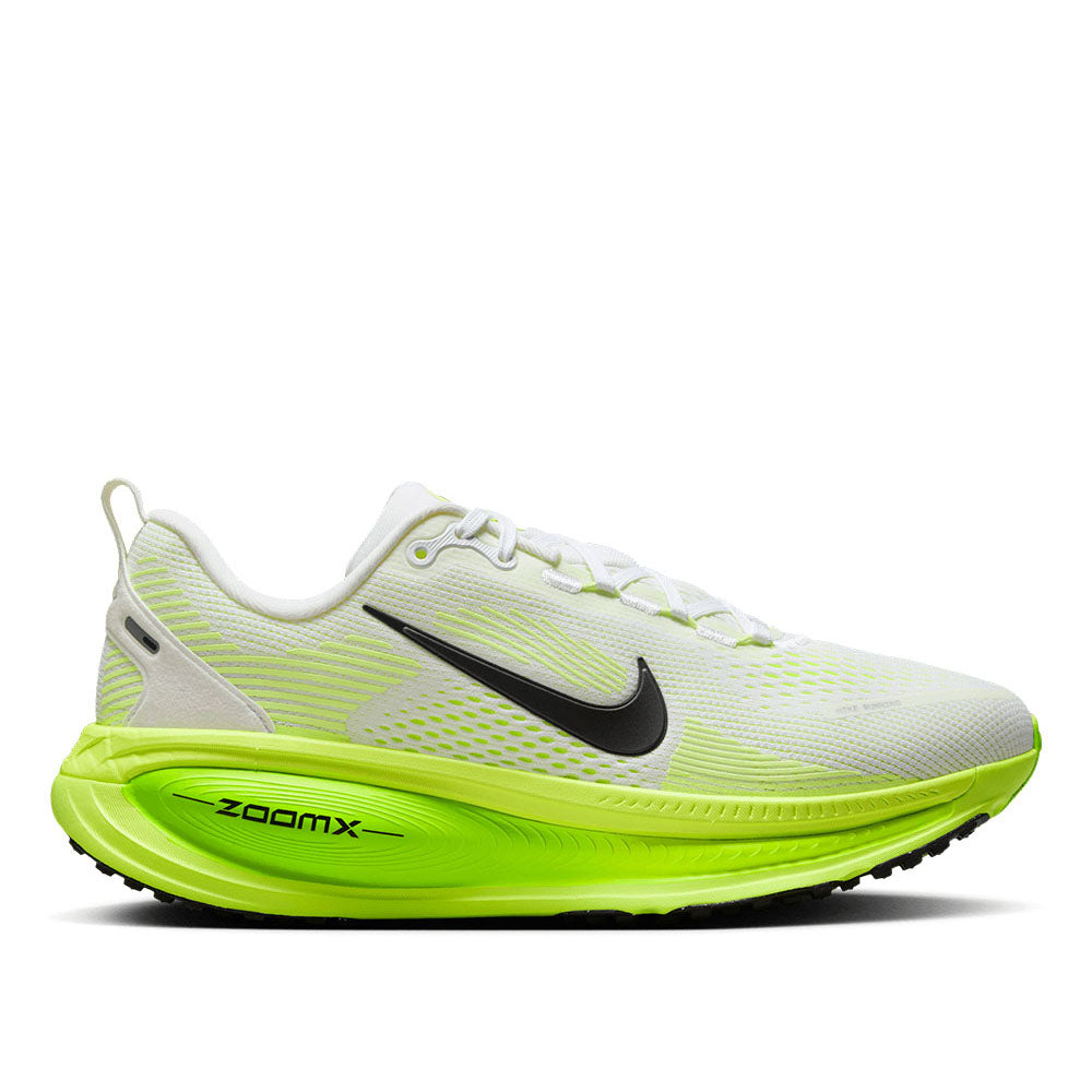 Nike Women's Vomero 18 Running Shoes