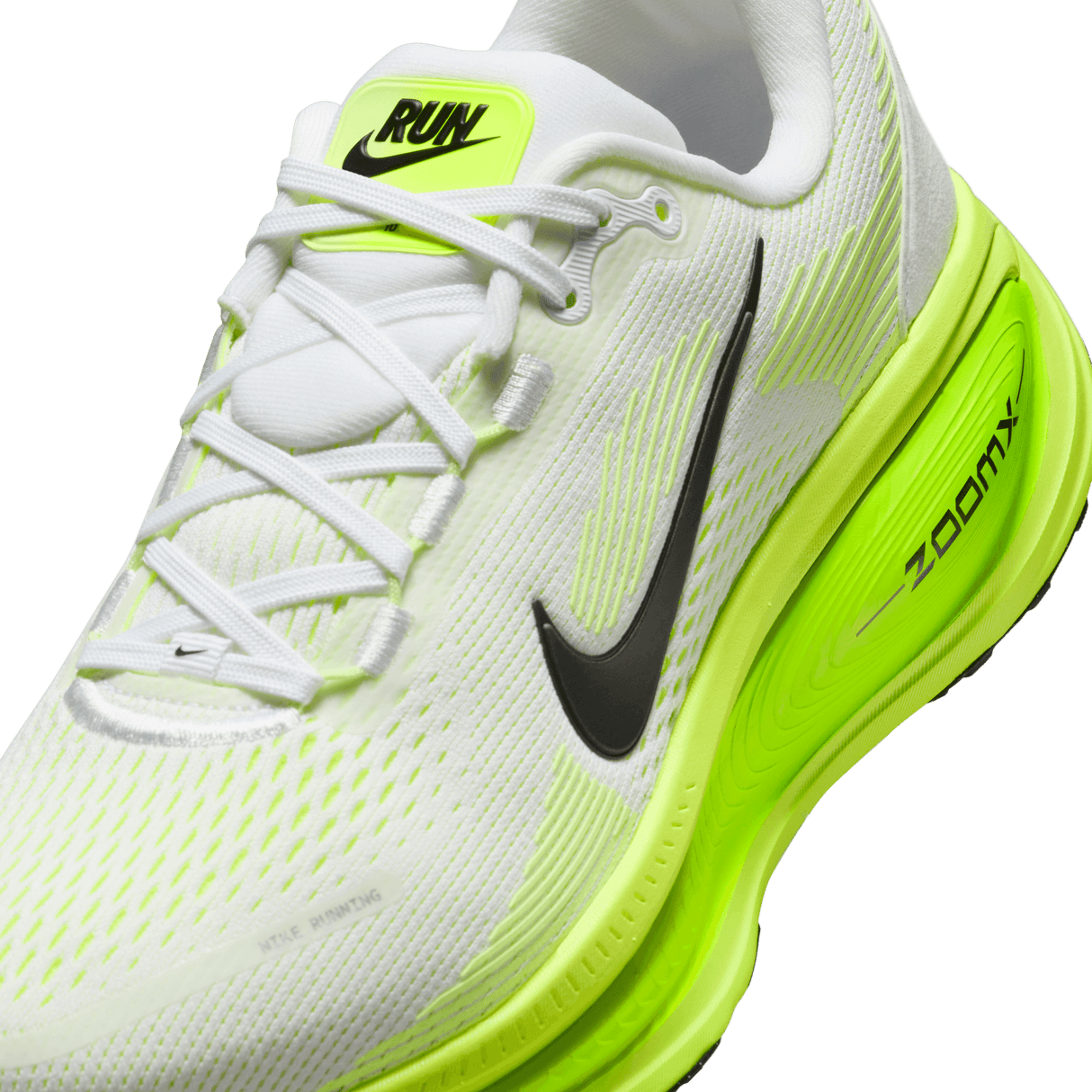 Nike Women's Vomero 18 Running Shoes