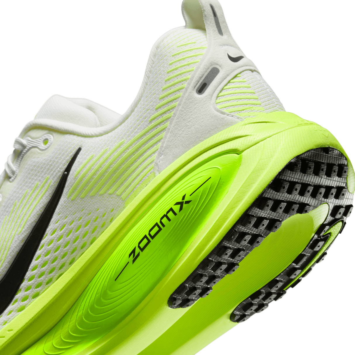 Nike Women's Vomero 18 Running Shoes