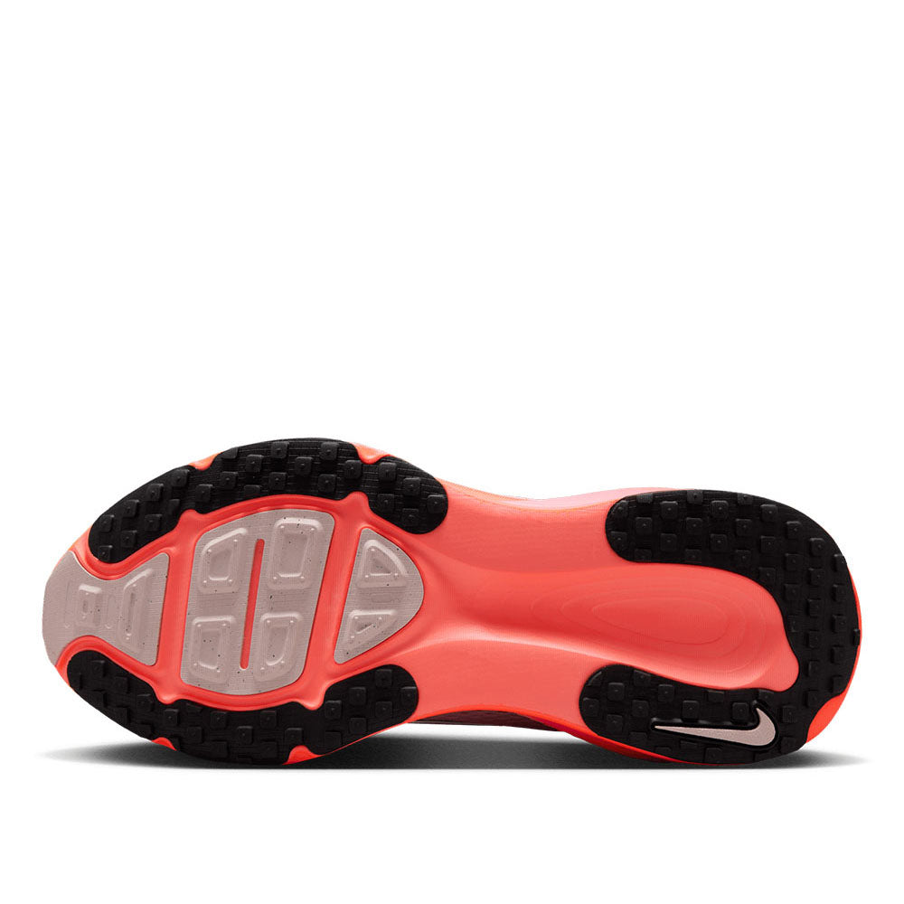 Nike Women's Vomero 18 Running Shoes