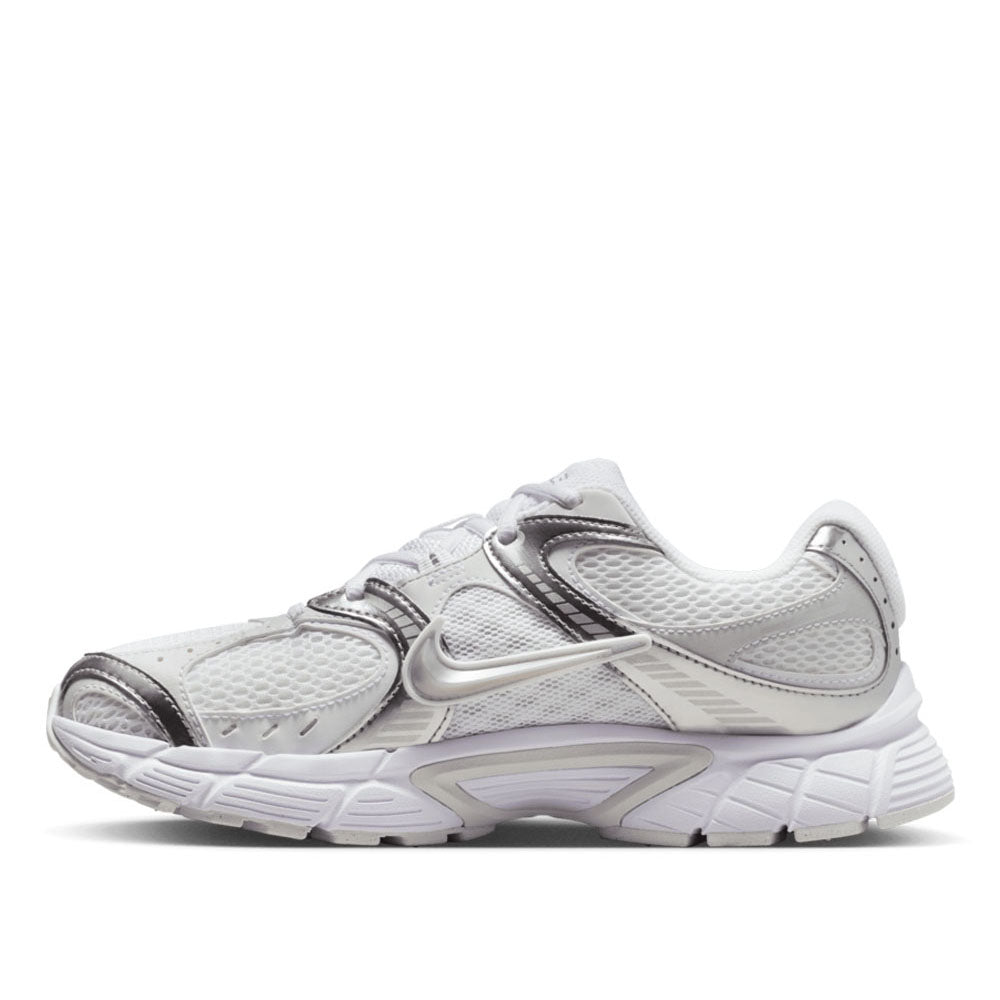 Nike Women's V5 RNR Shoes with Reflective Accents