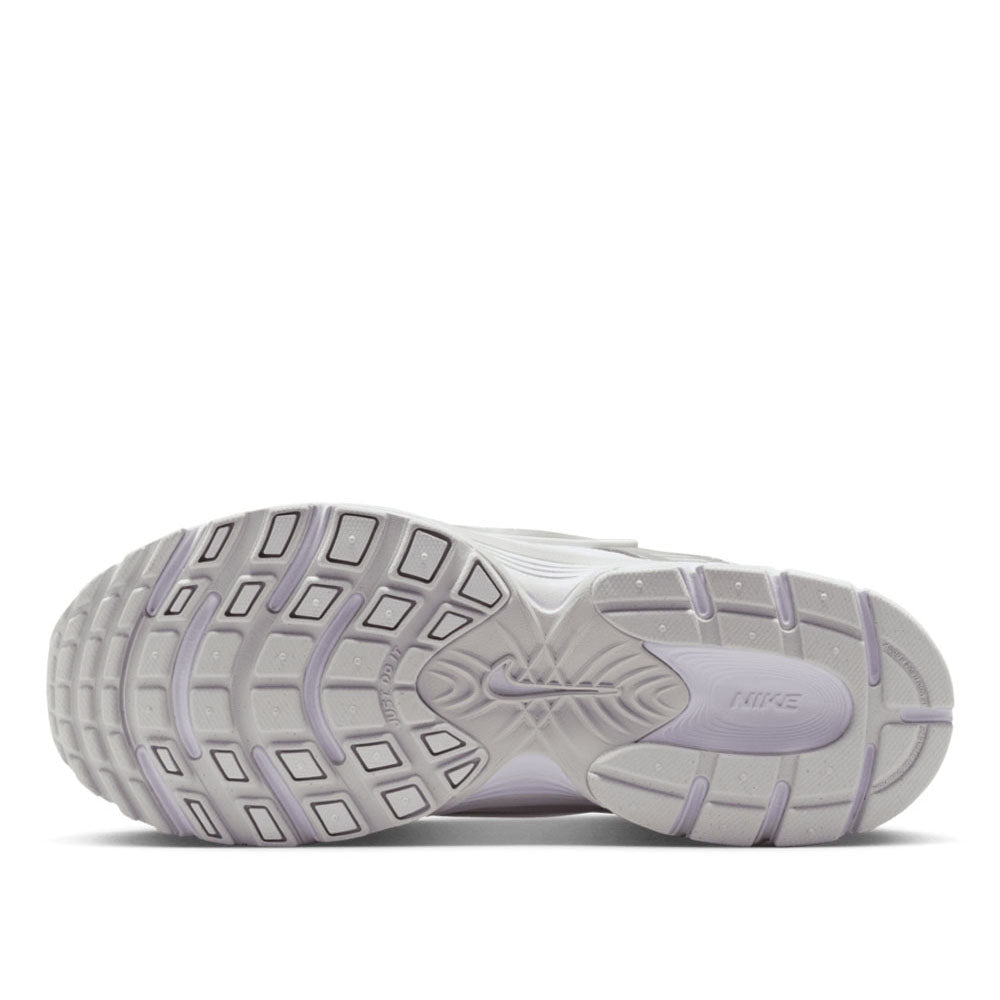 Nike Women's V5 RNR Shoes with Reflective Accents