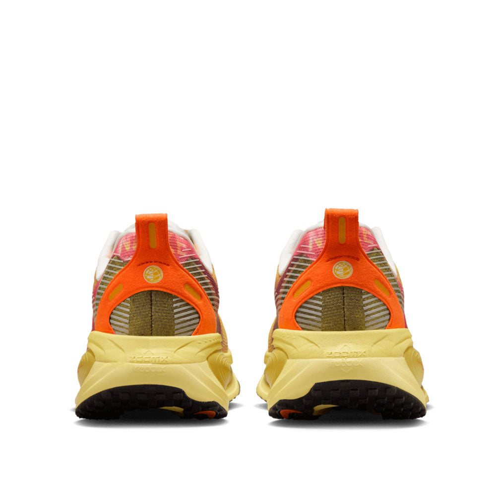 Nike Men's Vomero 18 SE Road Running Shoes