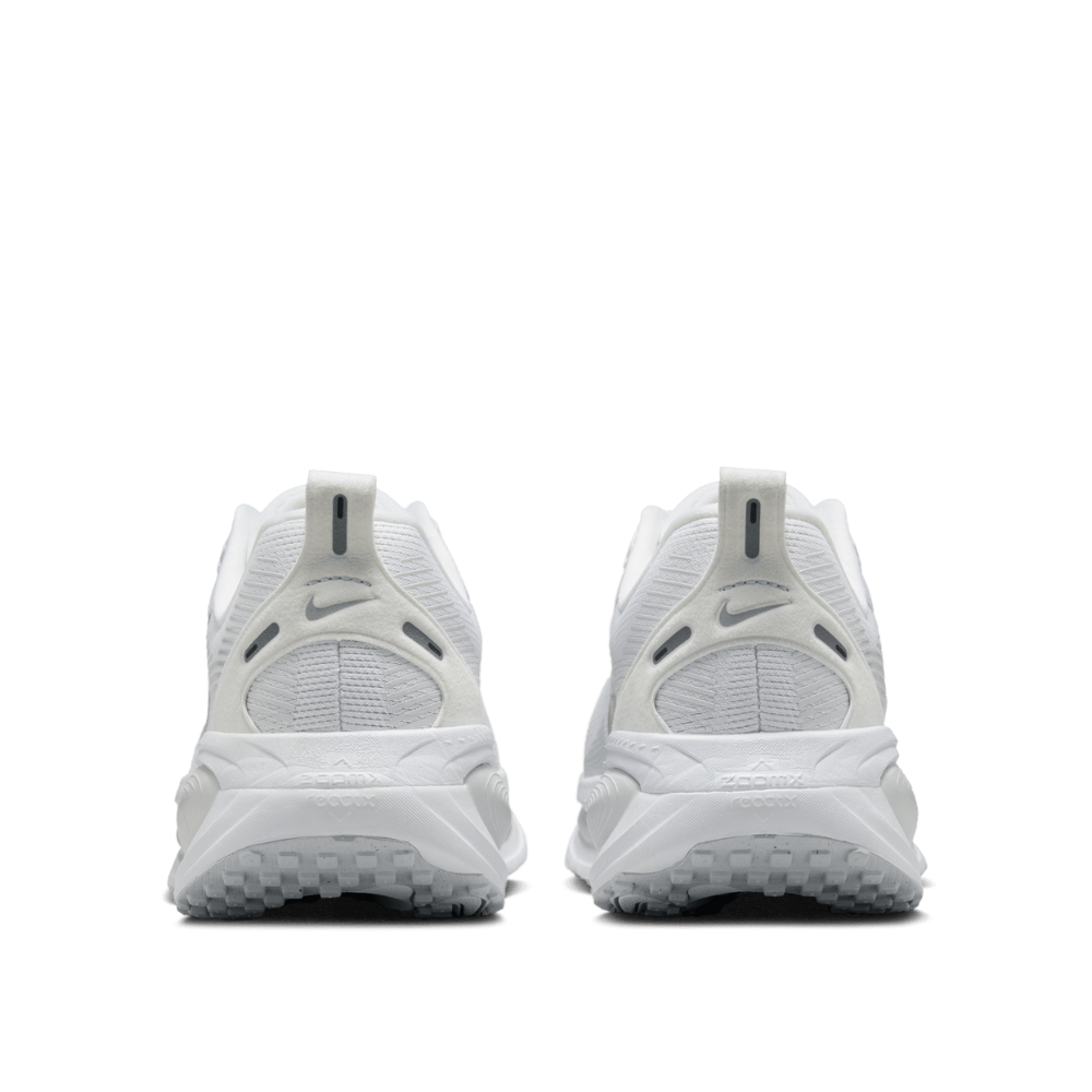 Nike Women's Vomero 18 Road Running Shoes