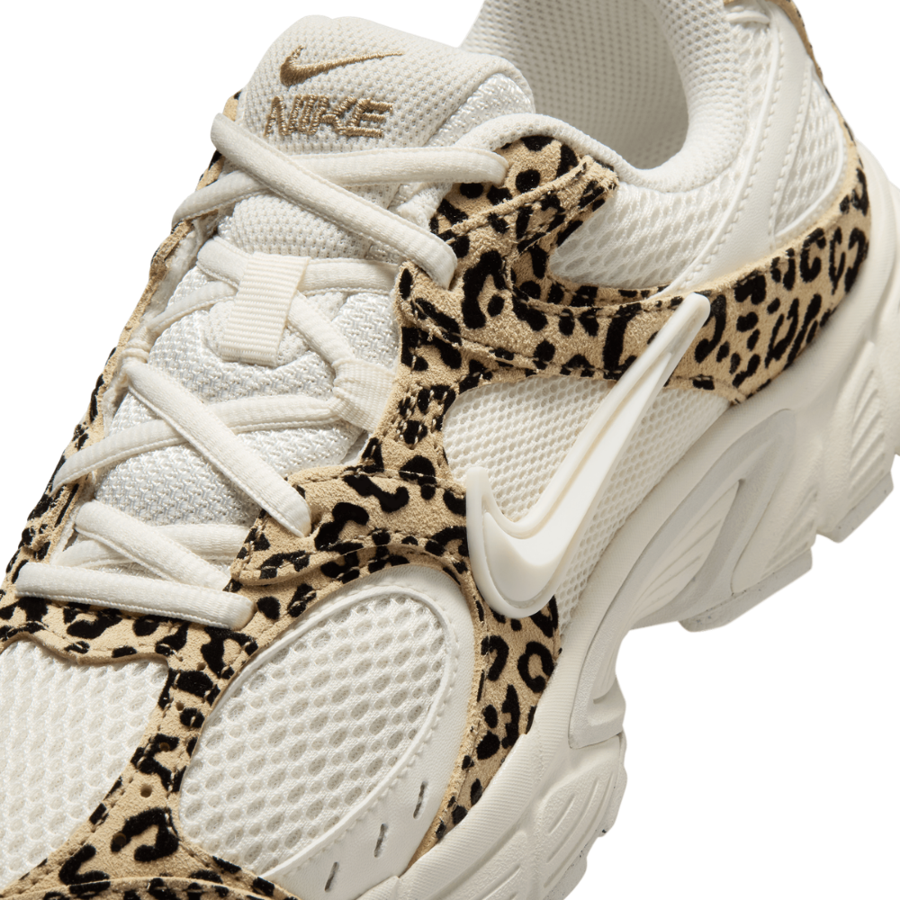 Nike Women's V5 RNR Suede Casual Shoes