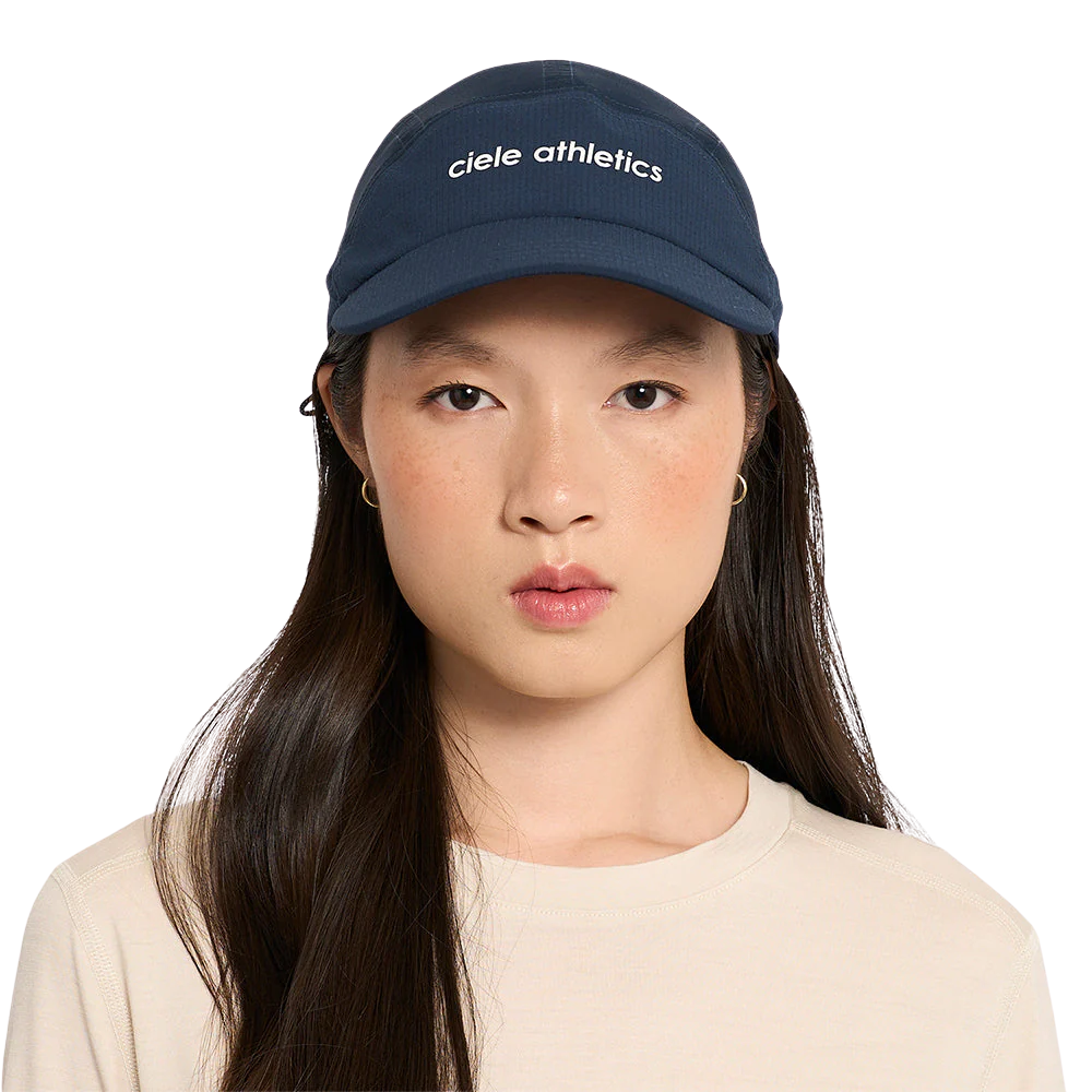 Ciele FSTCAP SC Field Iconic SL Deep Space Running Cap