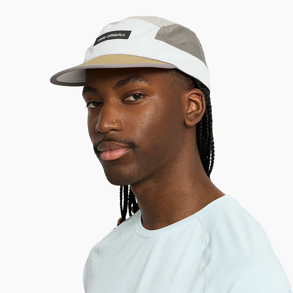 Ciele GOCAP Field Iconic Bar Light Grey/Shadow Running Cap