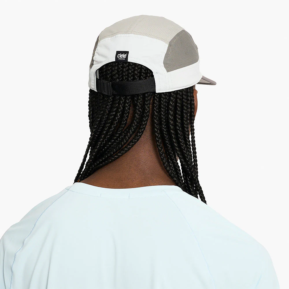 Ciele GOCAP Field Iconic Bar Light Grey/Shadow Running Cap