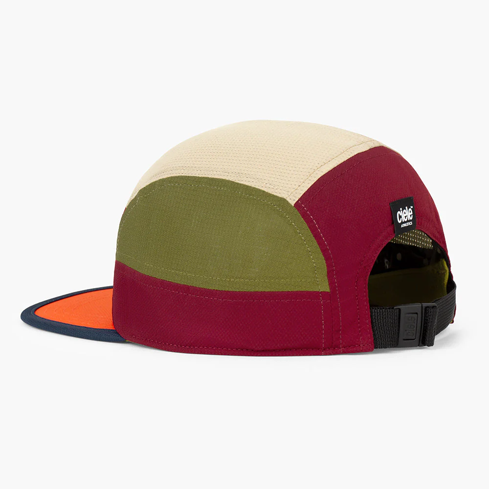 Ciele GOCAP Field Iconic Bar Crimson Red/Terrain Running Cap