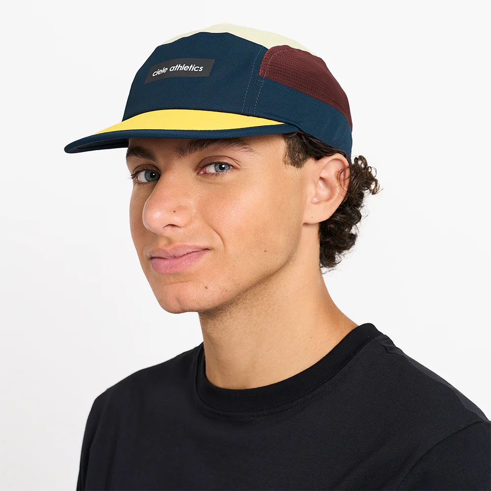 Ciele GOCAP Field Iconic Bar Deep Space/Dark Wine Red Running Cap