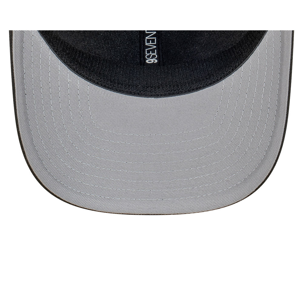 New Era 9SEVENTY New York Yankees Stone Black 2-Tone Stretch Snapback Cap