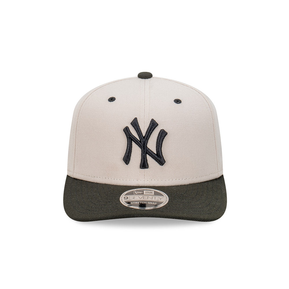 New Era 9SEVENTY New York Yankees Stone Black 2-Tone Stretch Snapback Cap