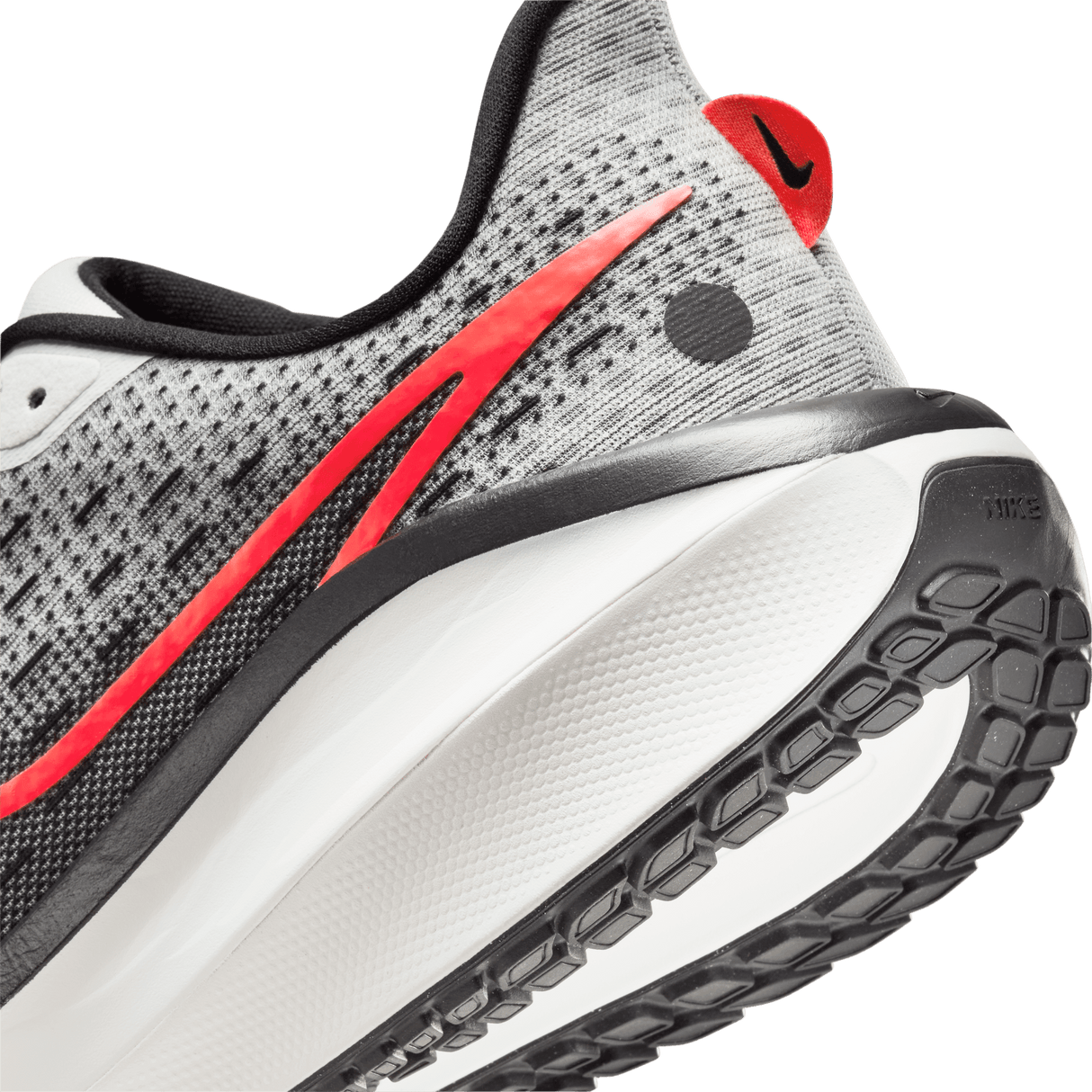 Nike Men's Vomero 17 Road Running Shoes