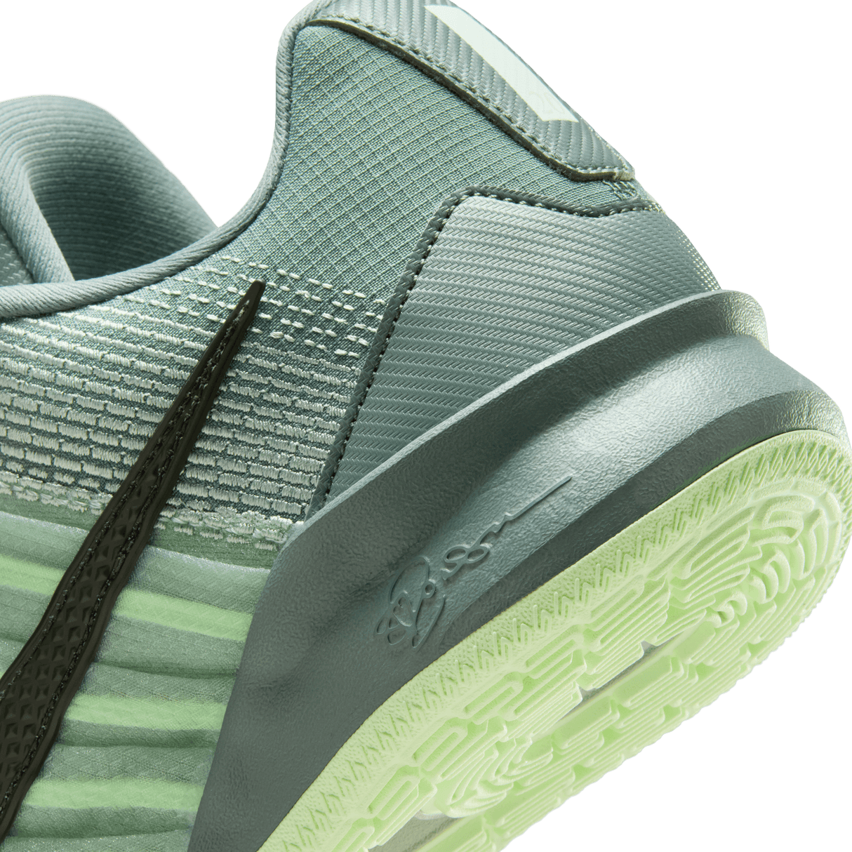 Nike Women's Sabrina 3 EP Basketball Shoes