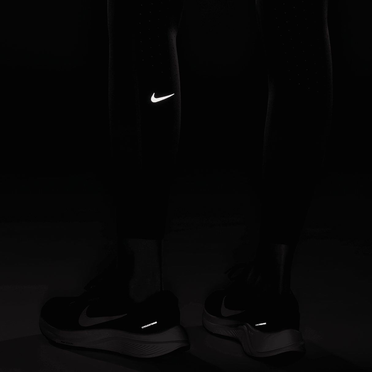 Nike Women's Swift High-Waisted 7/8 Running Leggings with Pockets