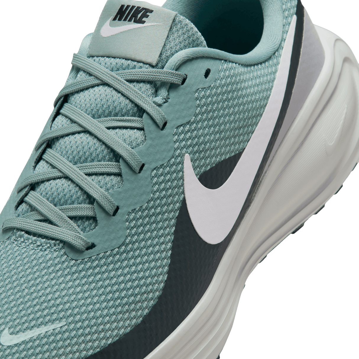 Nike Men's Revolution 8 Road Running Shoes