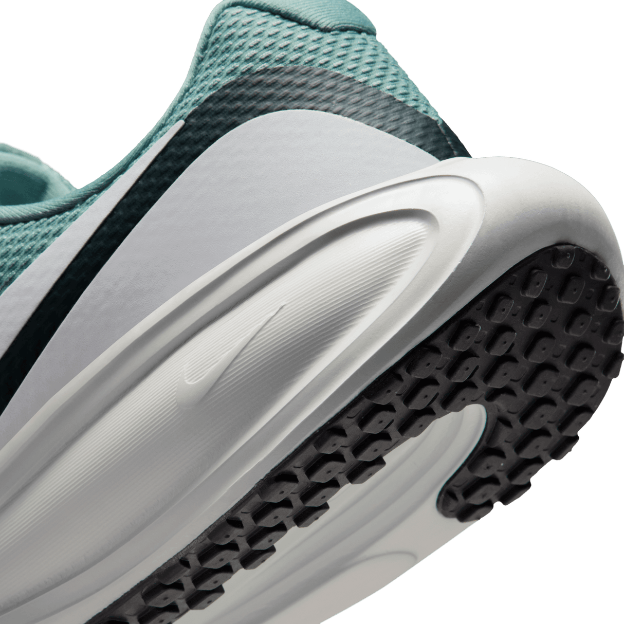 Nike Men's Revolution 8 Road Running Shoes