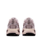 Nike Women's Vomero 18 Road Running Shoes