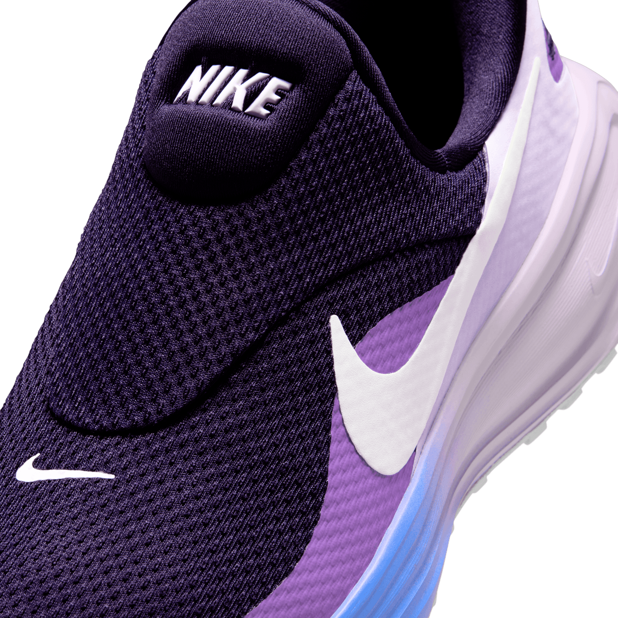 Nike Women's Revolution 8 EasyOn Road Running Shoes