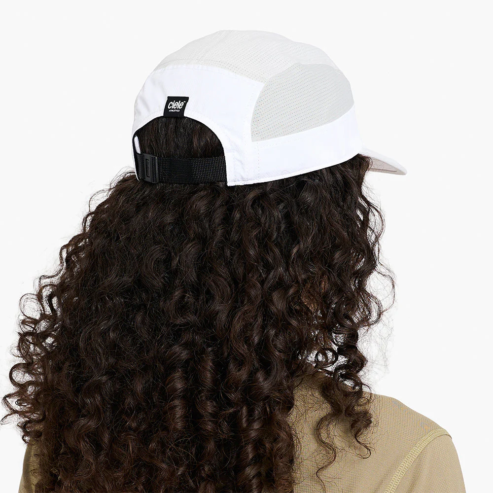 Ciele GOCap Field Iconic Bar White Lightgrey Running Cap