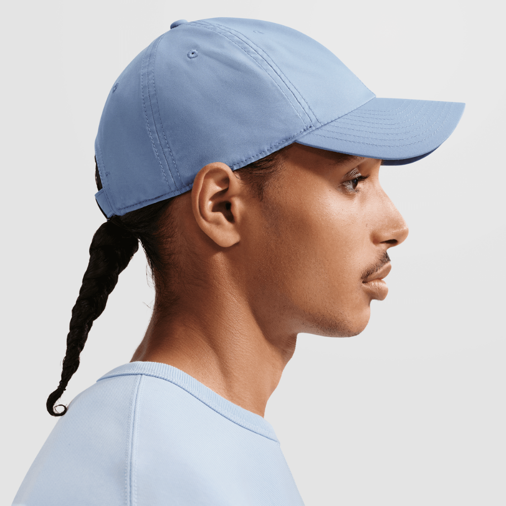Nike Dri-FIT Club Unstructured Metal Swoosh Cap