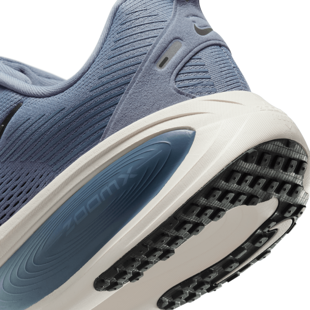 Nike Men's Vomero 18 Road Running Shoes
