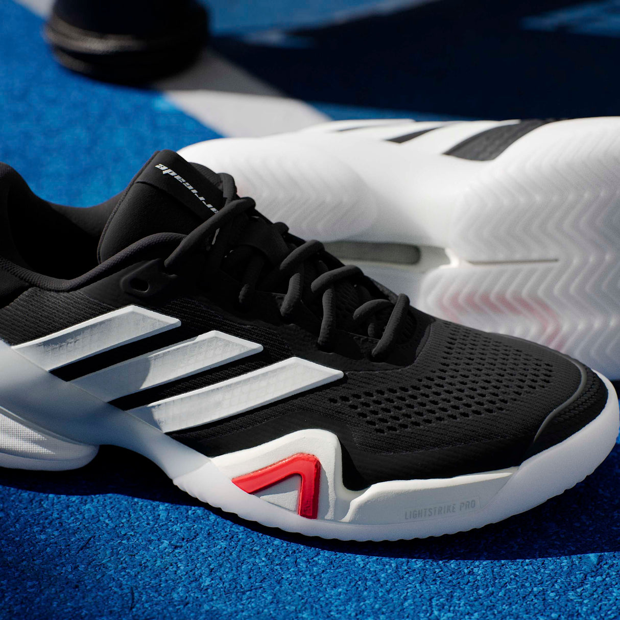 adidas Men's Barricade 14  Tennis Shoes