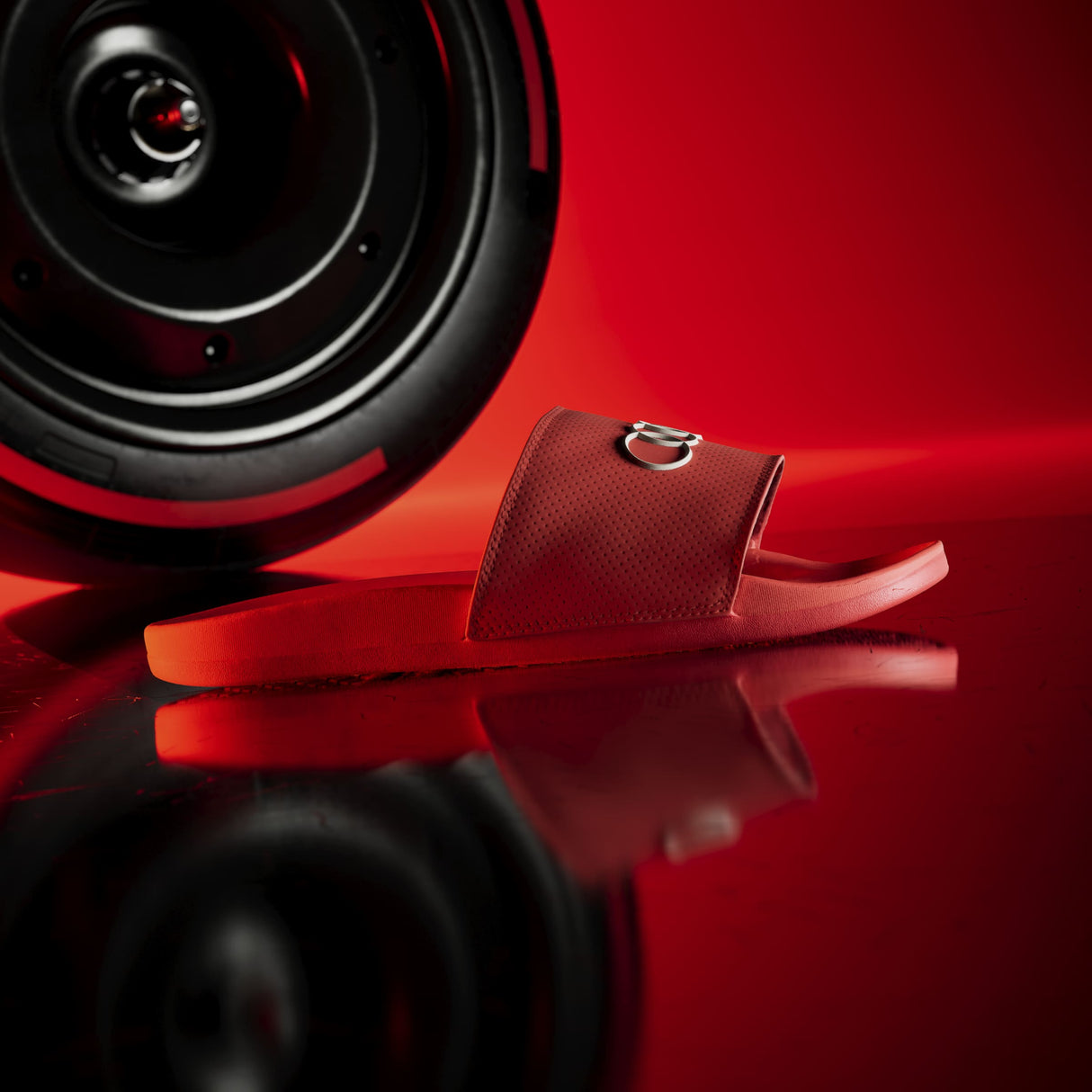 adidas Unisex adilette Comfort Audi Revolut F1 Team Slides