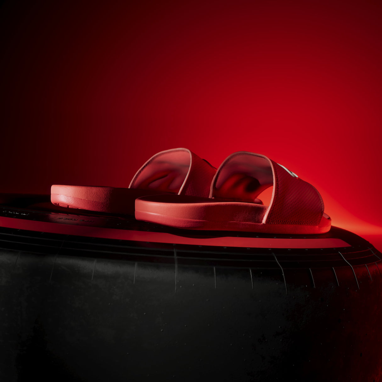 adidas Unisex adilette Comfort Audi Revolut F1 Team Slides