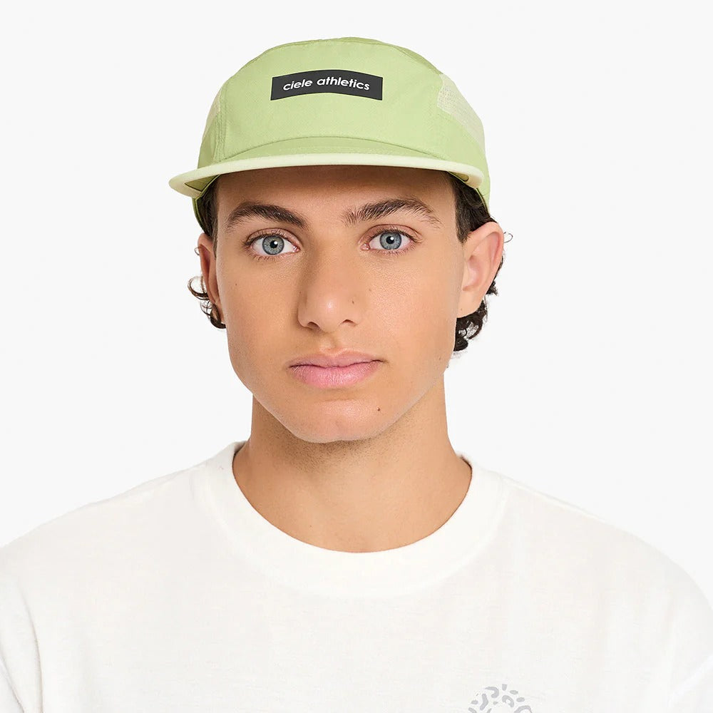Ciele GOCap Field Iconic Bar Taragon Fava Running Cap