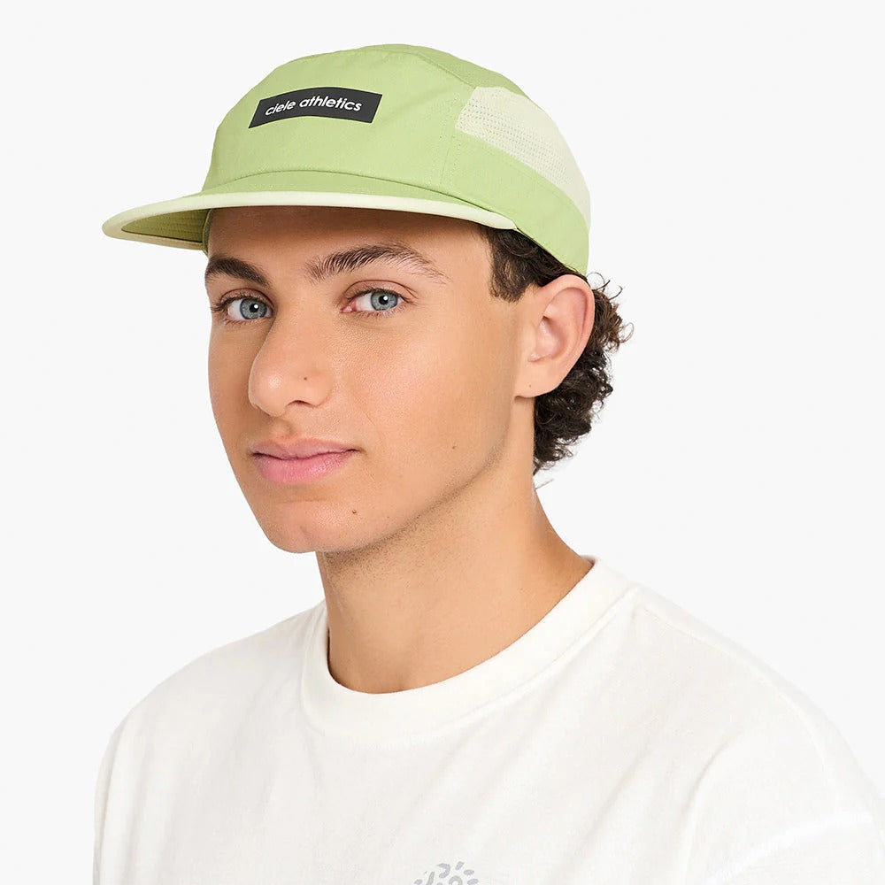 Ciele GOCap Field Iconic Bar Taragon Fava Running Cap
