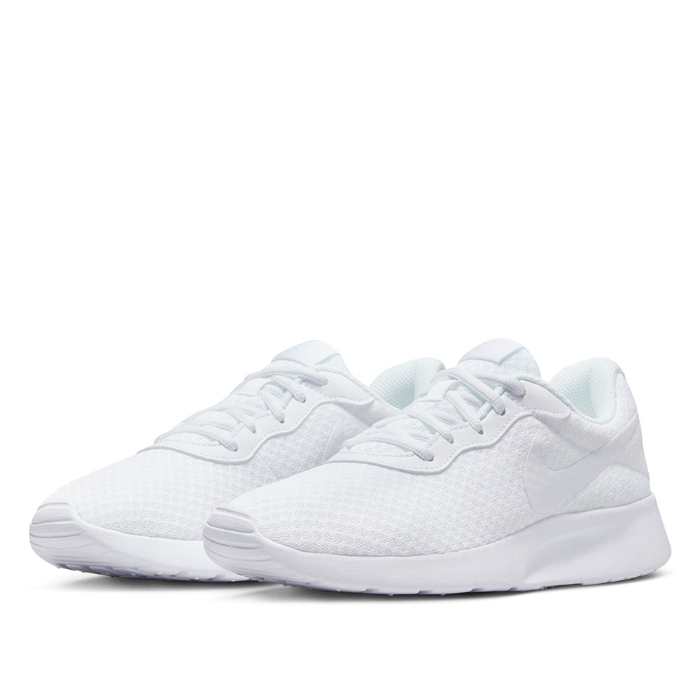 nike women's tanjun shoes
